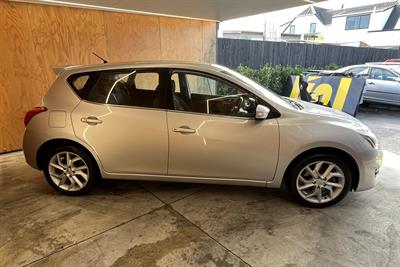 2014 Nissan Pulsar - Thumbnail