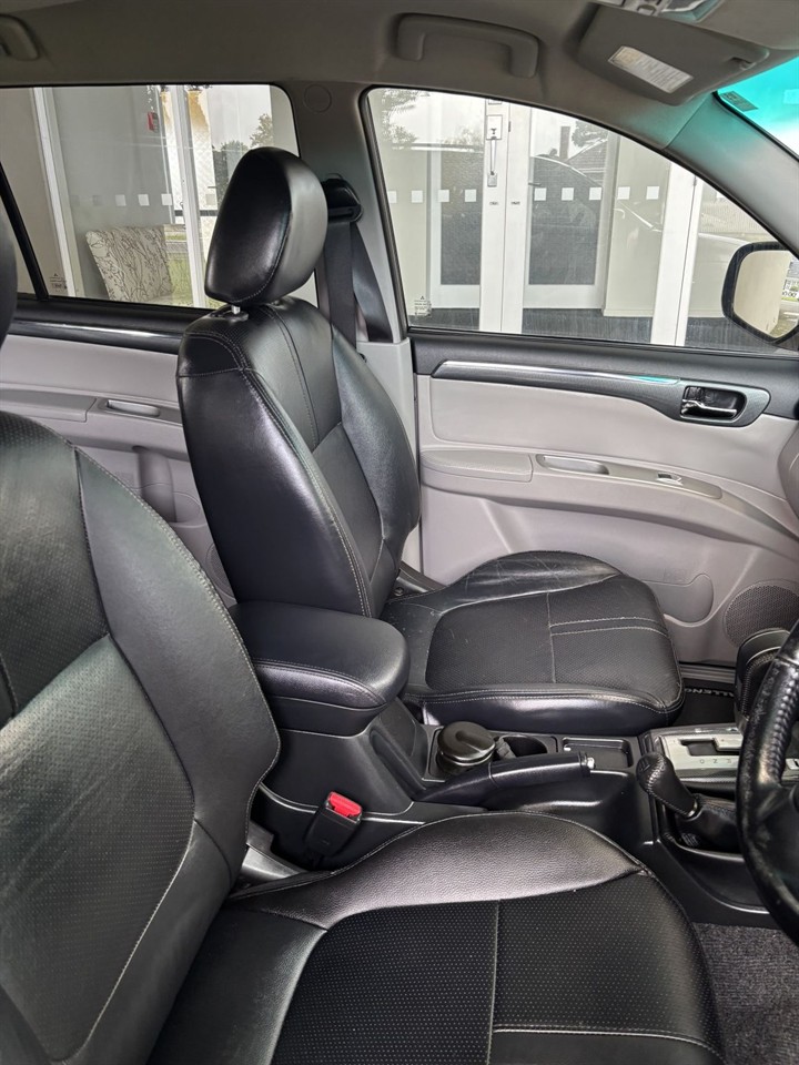 2015 Mitsubishi Challenger