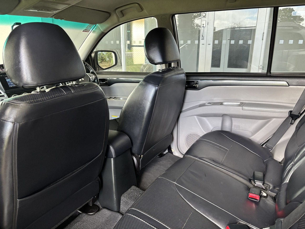2015 Mitsubishi Challenger