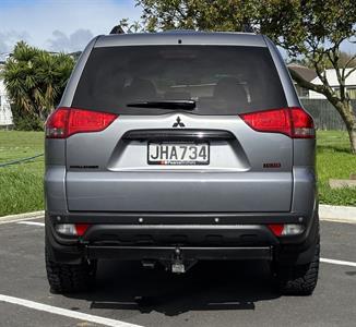 2015 Mitsubishi Challenger - Thumbnail