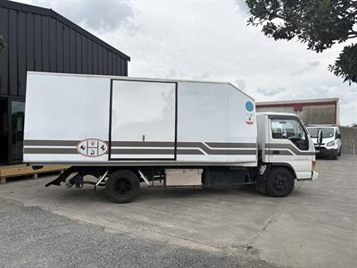 1997 Isuzu Elf - Thumbnail