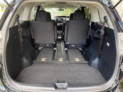 2015 Toyota Estima - Thumbnail