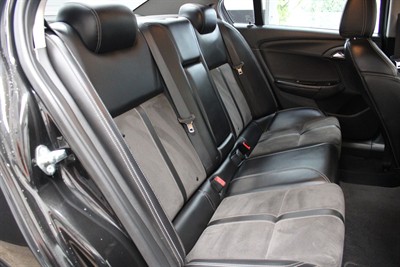 2015 Holden Commodore - Thumbnail