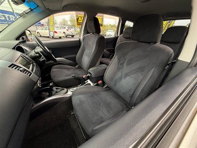 2006 Mitsubishi Outlander - Thumbnail