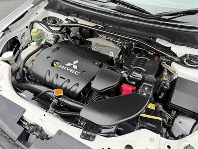 2006 Mitsubishi Outlander - Thumbnail