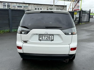 2006 Mitsubishi Outlander - Thumbnail