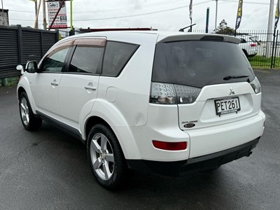 2006 Mitsubishi Outlander - Thumbnail