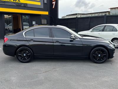 2017 BMW 3 Series - Thumbnail