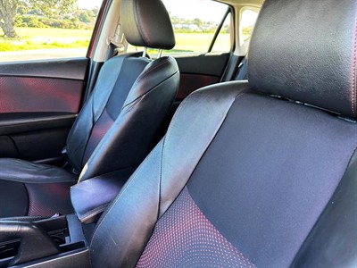 2010 Mazda Axela - Thumbnail