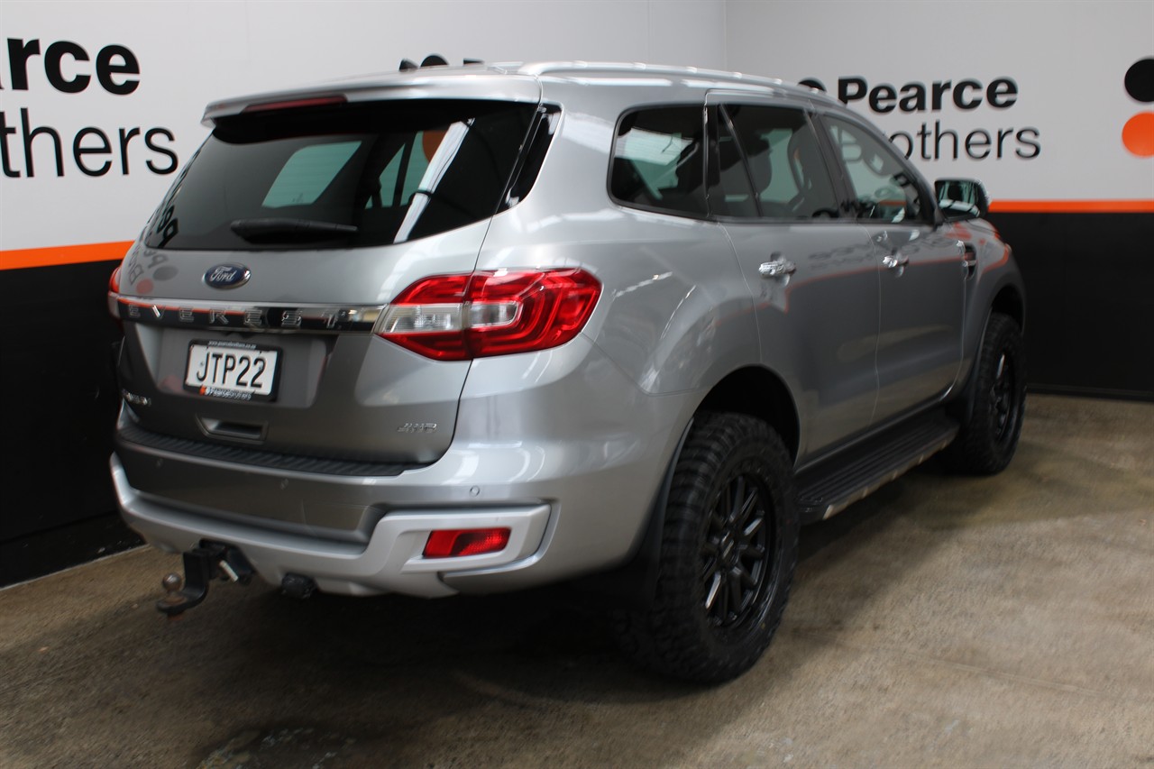 2016 Ford Everest