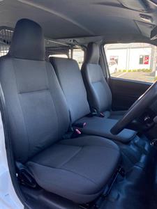 2014 Toyota Hiace - Thumbnail
