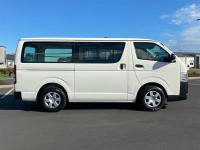 2014 Toyota Hiace - Thumbnail
