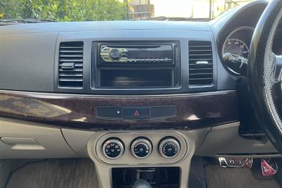 2007 Mitsubishi GALANT - Thumbnail