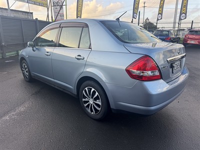 2005 Nissan Tiida - Thumbnail