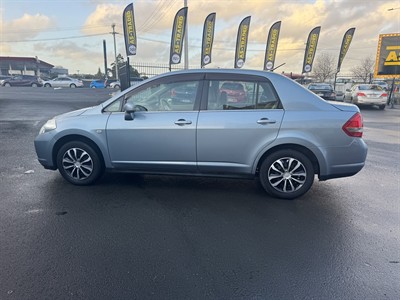 2005 Nissan Tiida - Thumbnail
