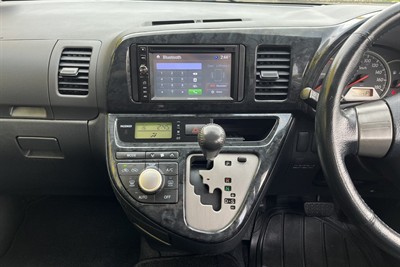 2006 Toyota Wish - Thumbnail