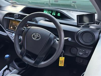 2013 Toyota Aqua - Thumbnail