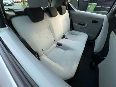 2013 Toyota Aqua - Thumbnail