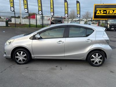 2013 Toyota Aqua - Thumbnail