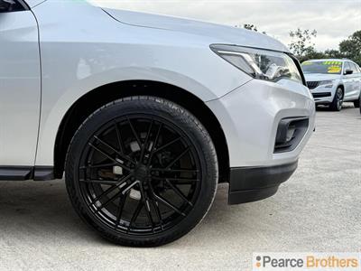 2019 Nissan Pathfinder - Thumbnail