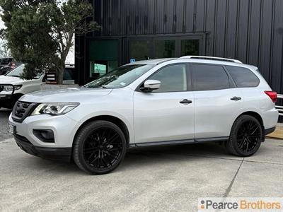 2019 Nissan Pathfinder - Thumbnail