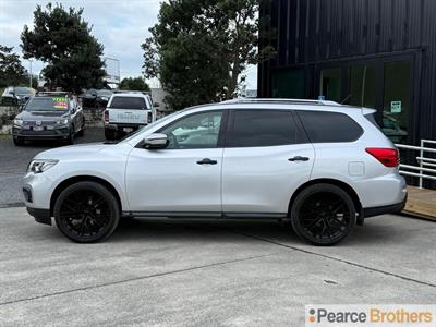 2019 Nissan Pathfinder - Thumbnail