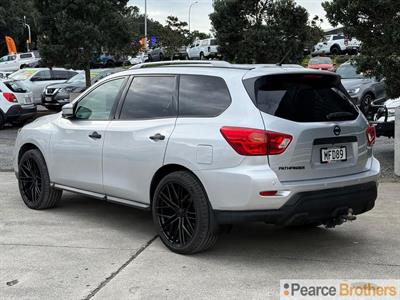 2019 Nissan Pathfinder - Thumbnail