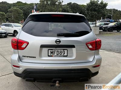 2019 Nissan Pathfinder - Thumbnail