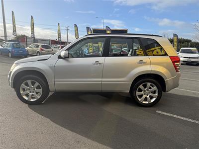2010 Suzuki Grand Vitara - Thumbnail