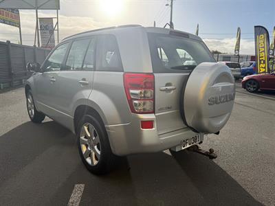 2010 Suzuki Grand Vitara - Thumbnail