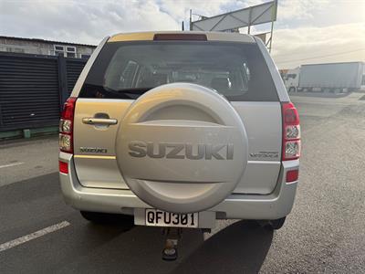 2010 Suzuki Grand Vitara - Thumbnail