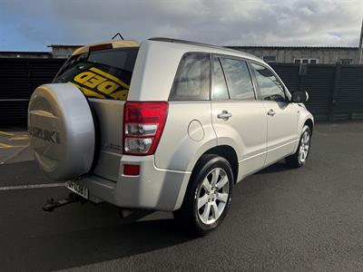 2010 Suzuki Grand Vitara - Thumbnail