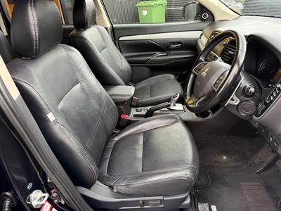 2014 Mitsubishi Outlander - Thumbnail