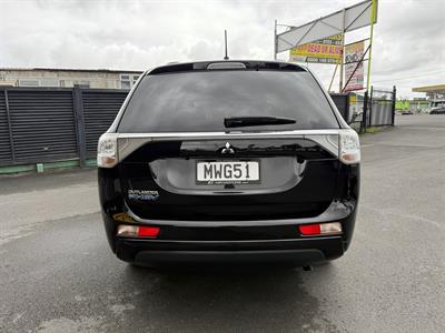 2014 Mitsubishi Outlander - Thumbnail