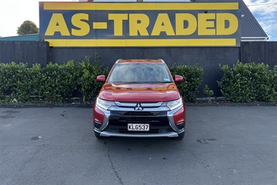 2017 Mitsubishi Outlander - Thumbnail