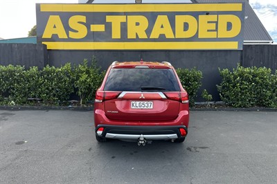2017 Mitsubishi Outlander - Thumbnail
