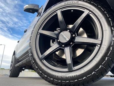 2016 Ford Everest - Thumbnail