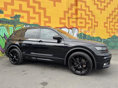 2021 Volkswagen Tiguan - Thumbnail