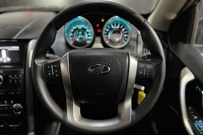 2022 MAHINDRA XUV500 - Thumbnail