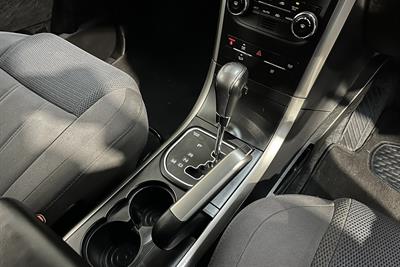 2022 MAHINDRA XUV500 - Thumbnail