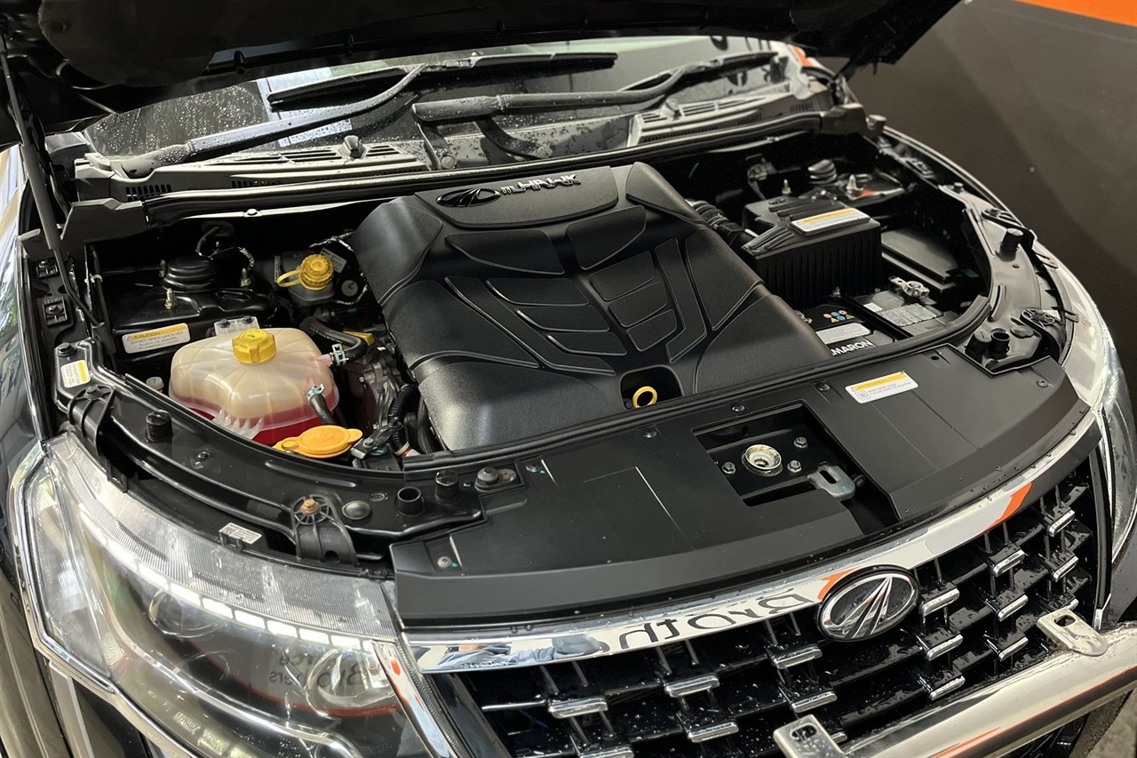 2022 MAHINDRA XUV500