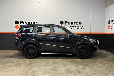 2022 MAHINDRA XUV500 - Thumbnail