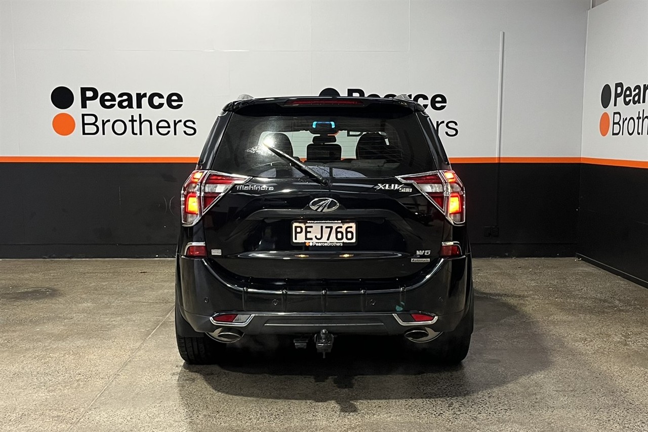 2022 MAHINDRA XUV500
