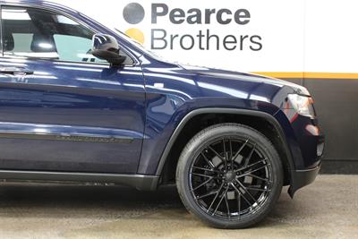 2012 Jeep Grand Cherokee - Thumbnail