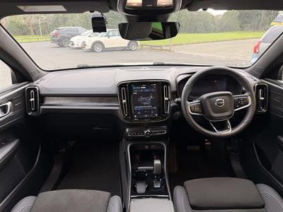 2023 Volvo C40 - Thumbnail