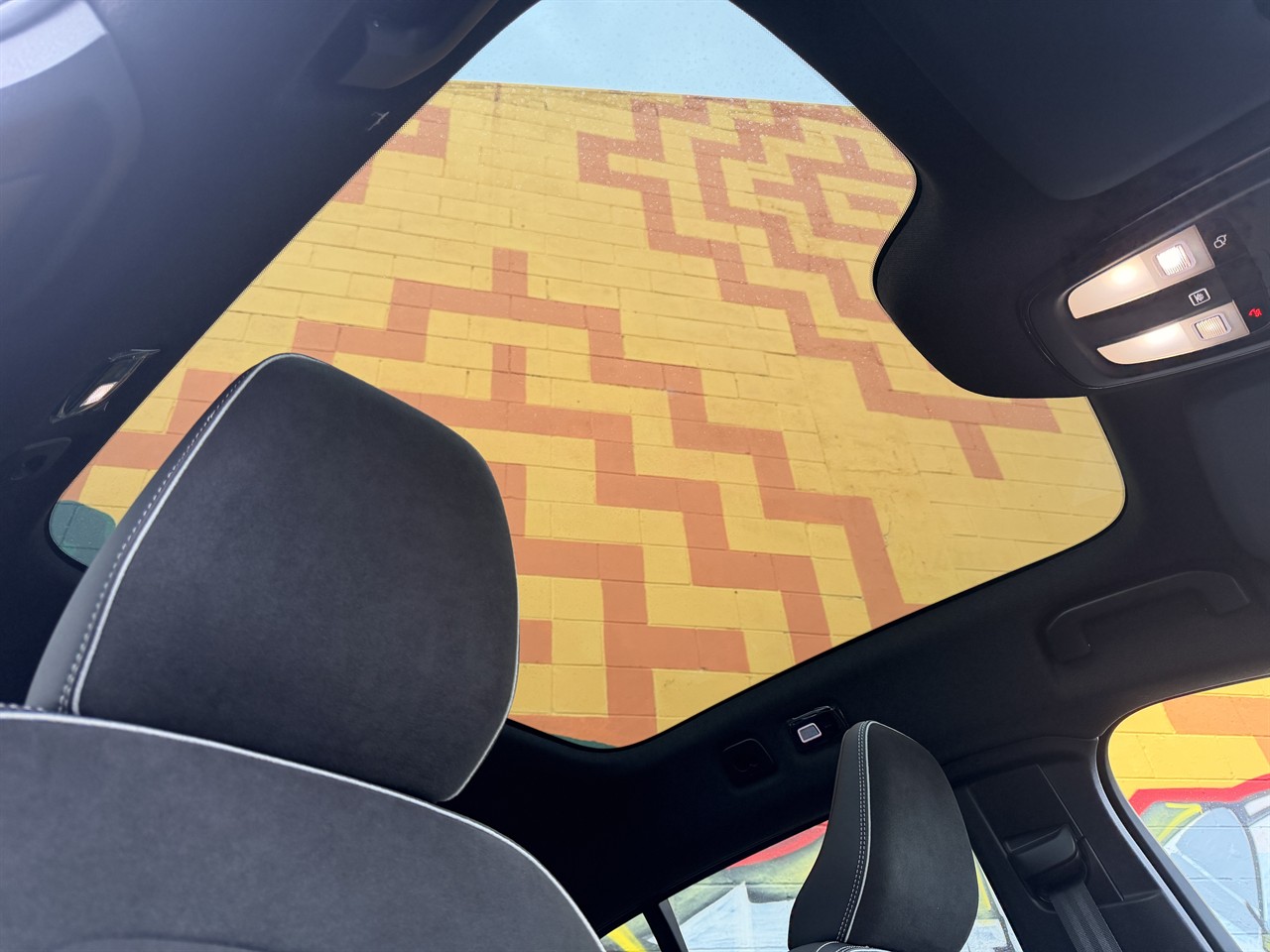 2023 Volvo C40