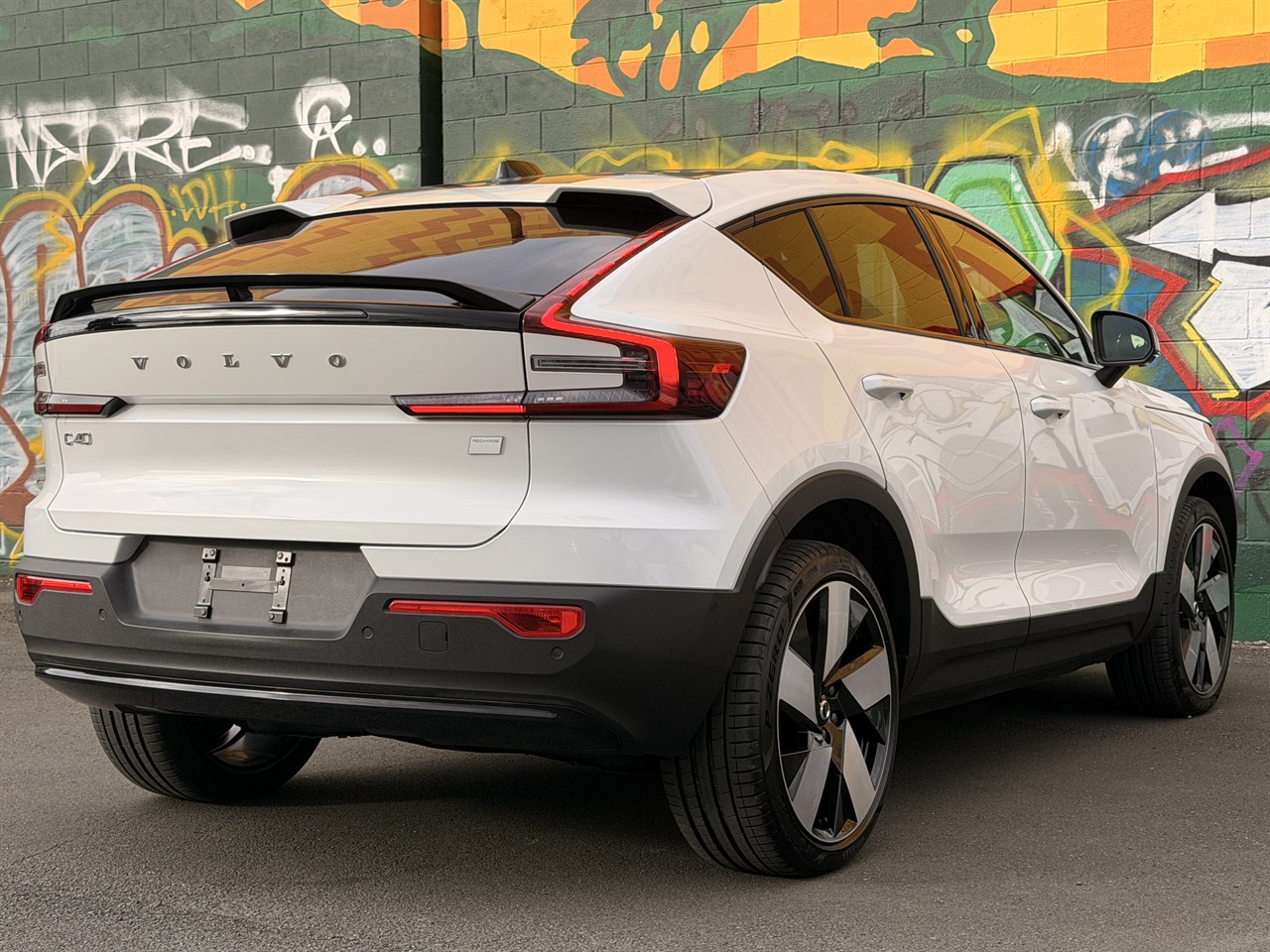 2023 Volvo C40