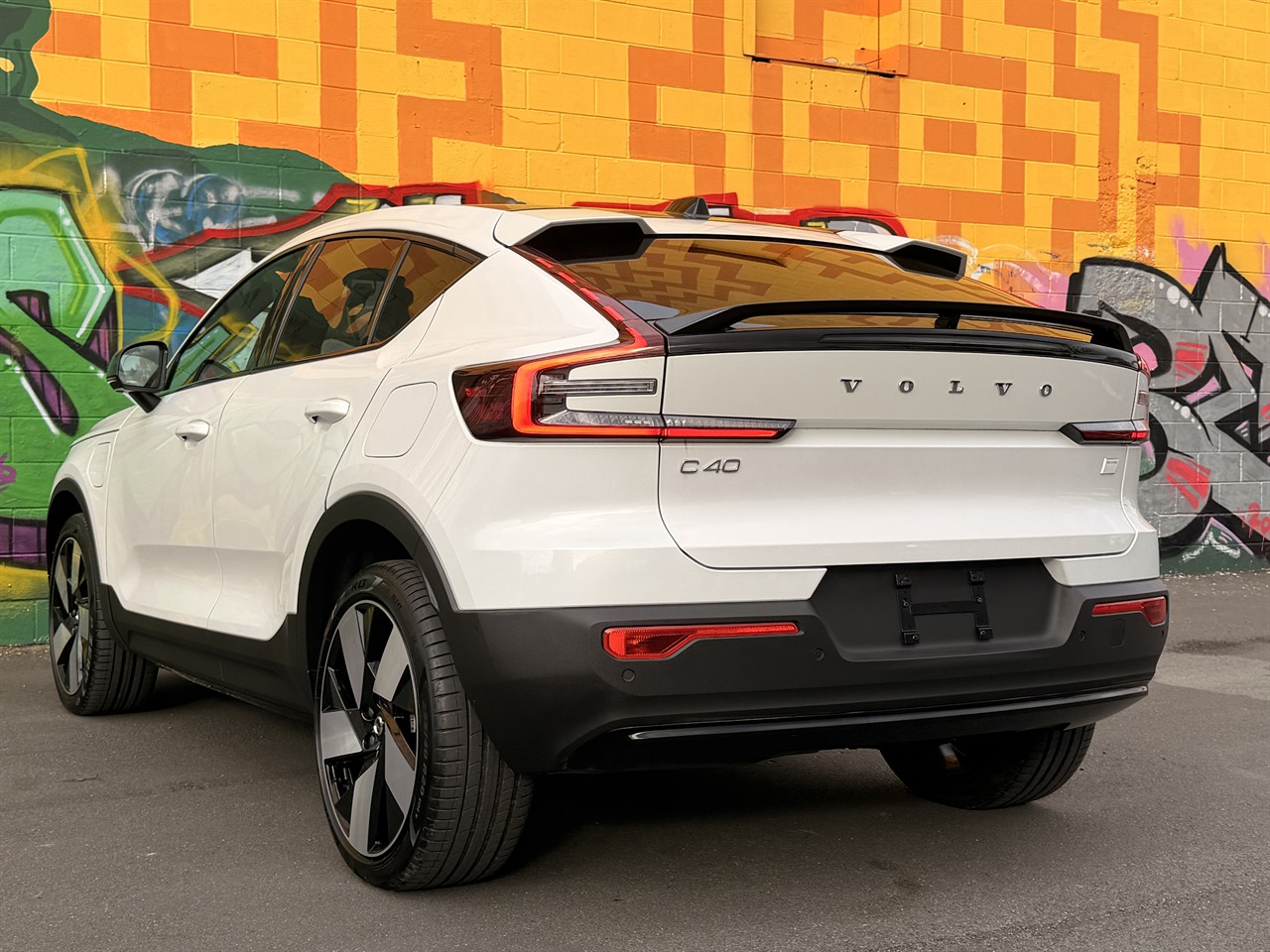 2023 Volvo C40
