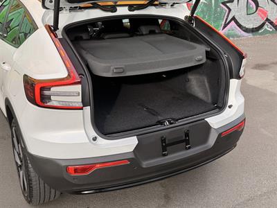 2023 Volvo C40 - Thumbnail