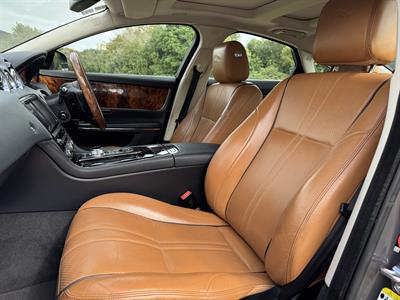 2016 Jaguar XJ - Thumbnail
